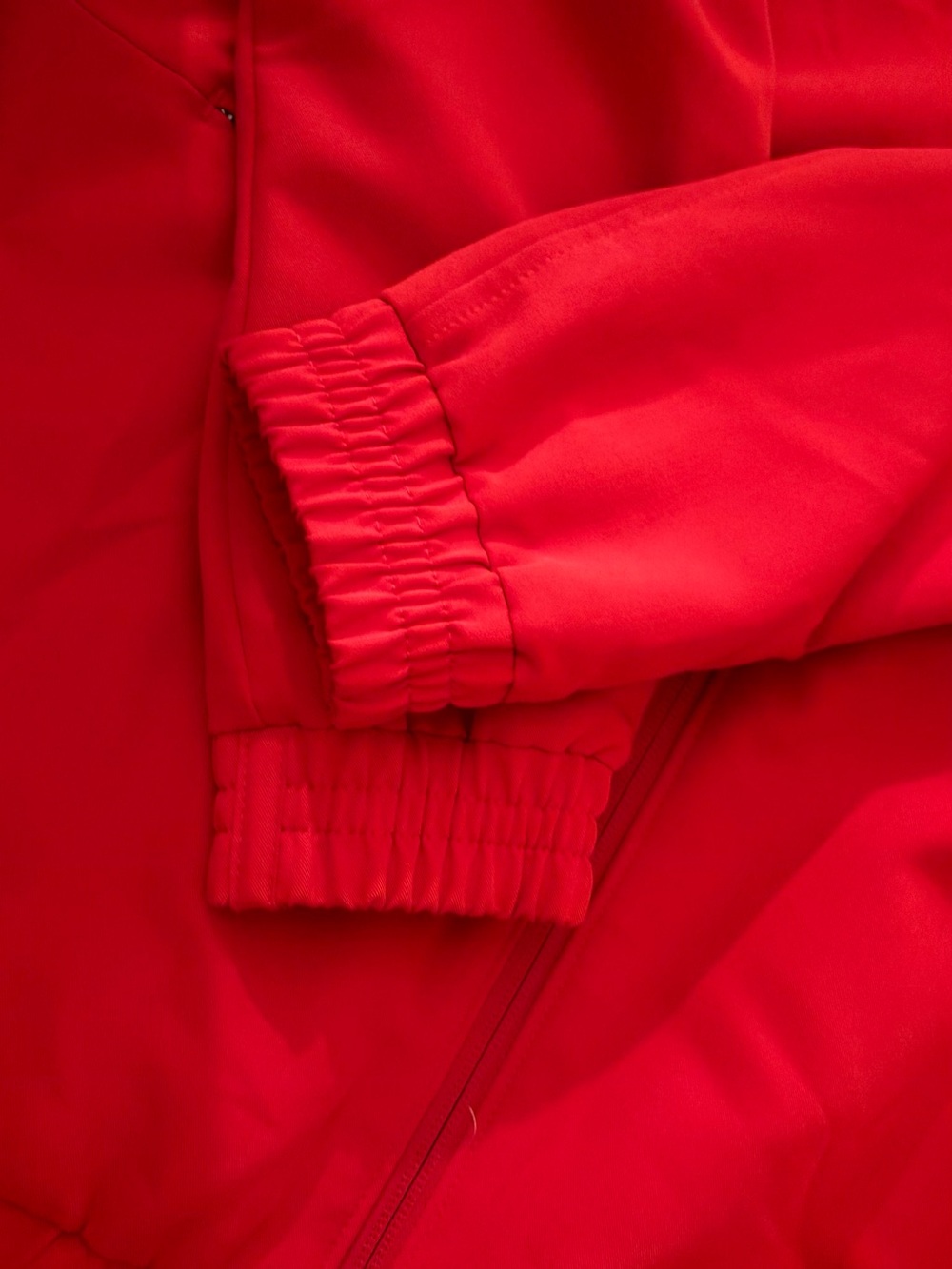 FIGS Sydney Scrub Jacket Winning Red Size XS NWOT - Picture 9 of 12
